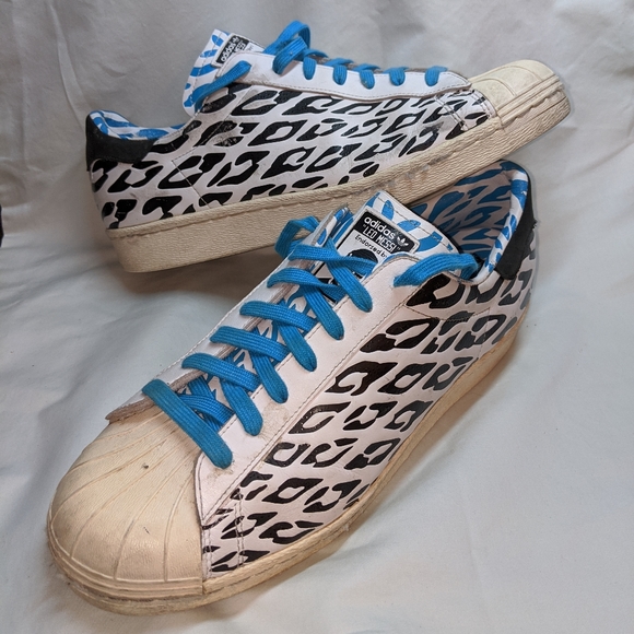 RARE Adidas Lionel Messi Superstars - Picture 3 of 4